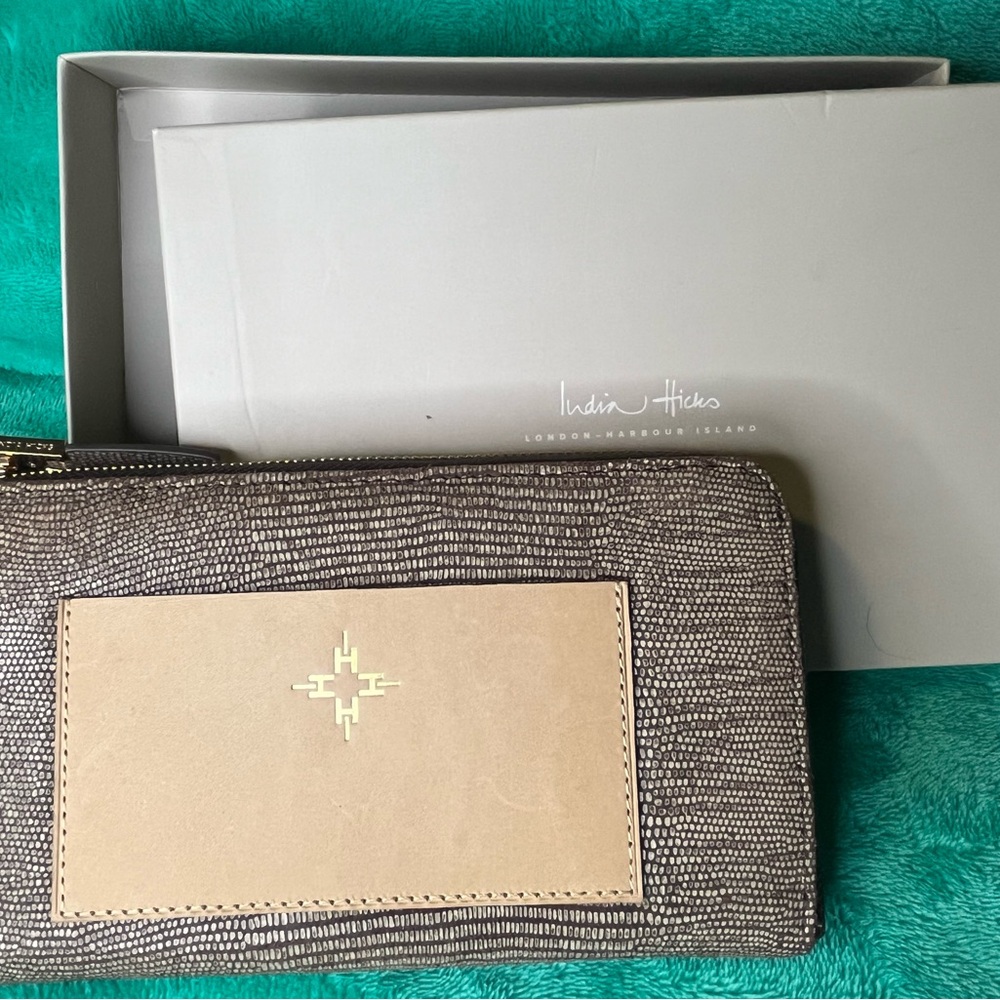 India Hicks Wallet